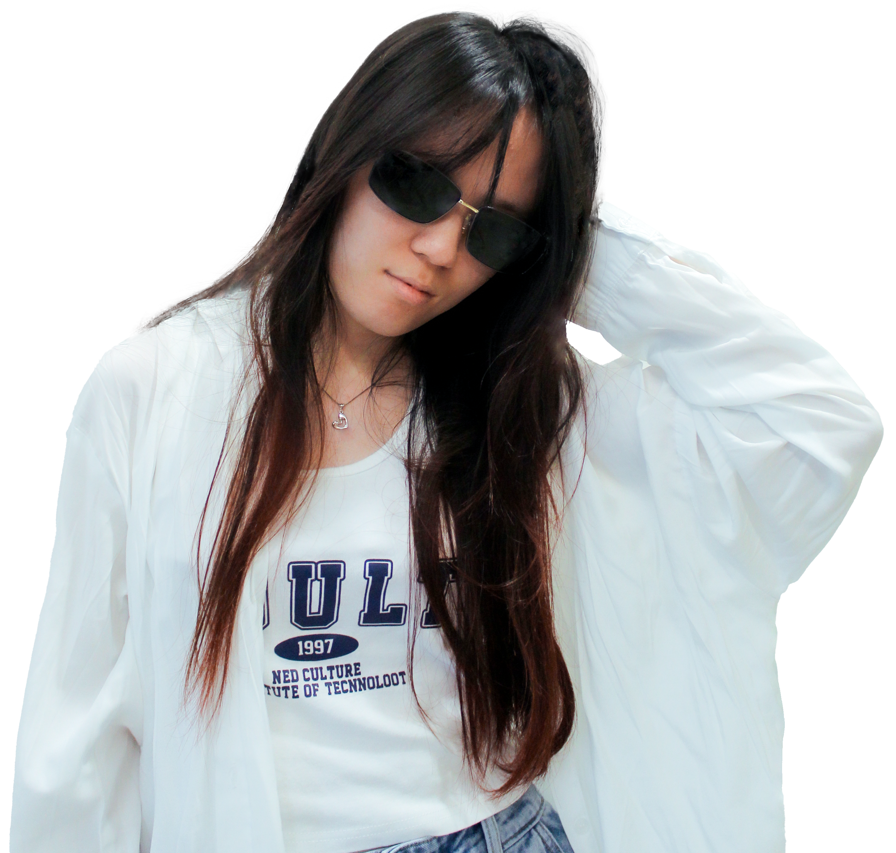 Model wearing stylish sunglasses